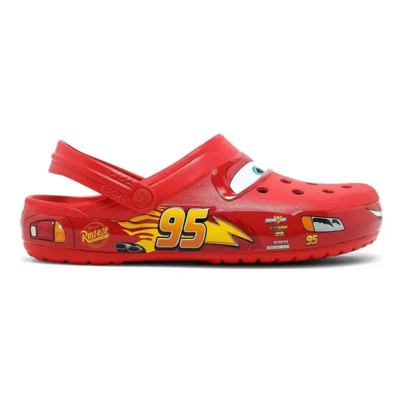 Sandália Crocs Relâmpago Mcqueen Carros Diversão Garantida® + BRINDE Faróis Led Crocs